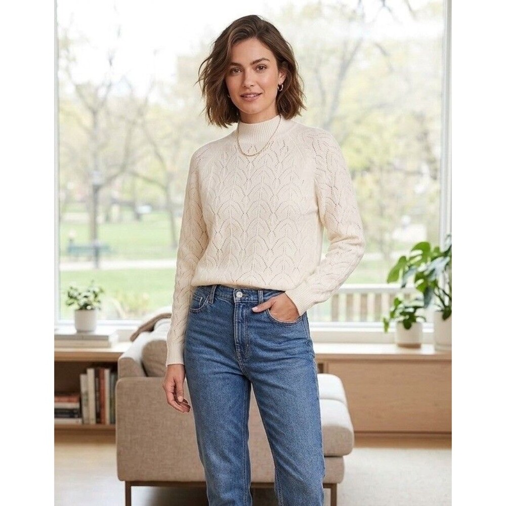 Uniqlo Women’s Pointelle Knit Sweater Ivory Size Medium